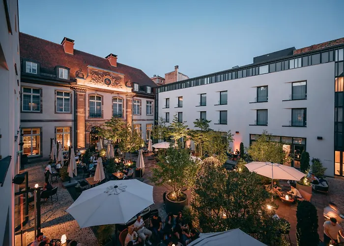 Hôtel LÉONOR the place to live